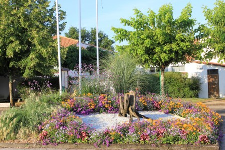 Parterre de fleurs à Breuillet